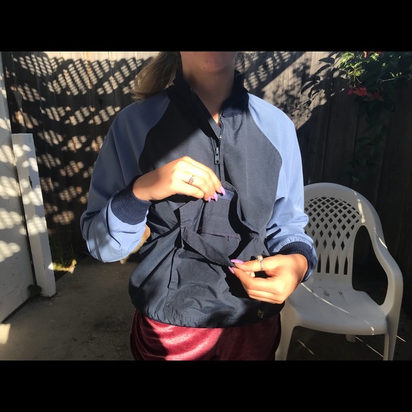 kangaroo pocket sweater - Picture 2 of 4